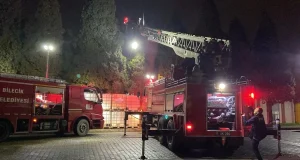 Fabrikada yangın paniği! 3 işçi hastaneye kaldırıldı